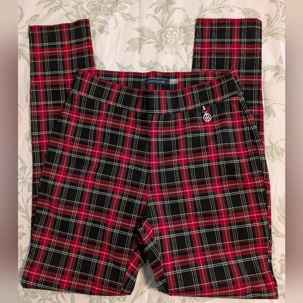Tommy Hilfiger Women's Pull On Tartan Plaid Skinny Pants - Black and Red